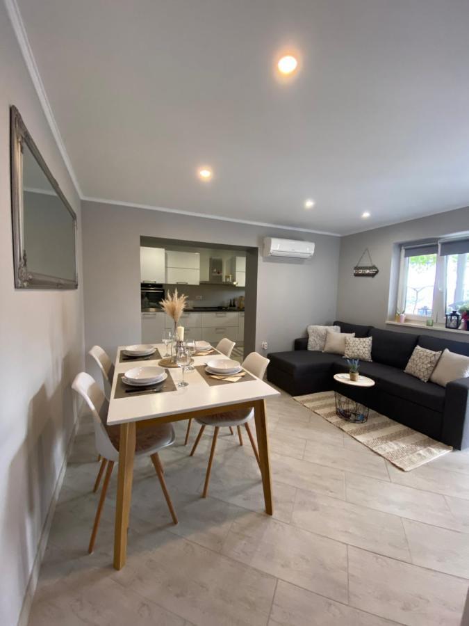 Apartman Petra Gustirna Εξωτερικό φωτογραφία
