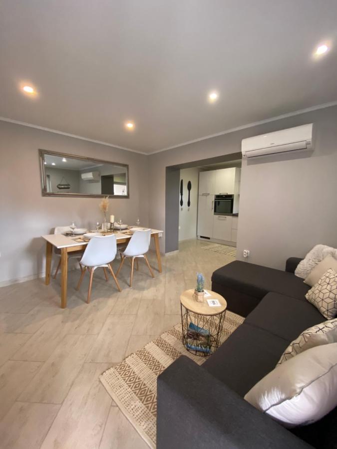 Apartman Petra Gustirna Εξωτερικό φωτογραφία