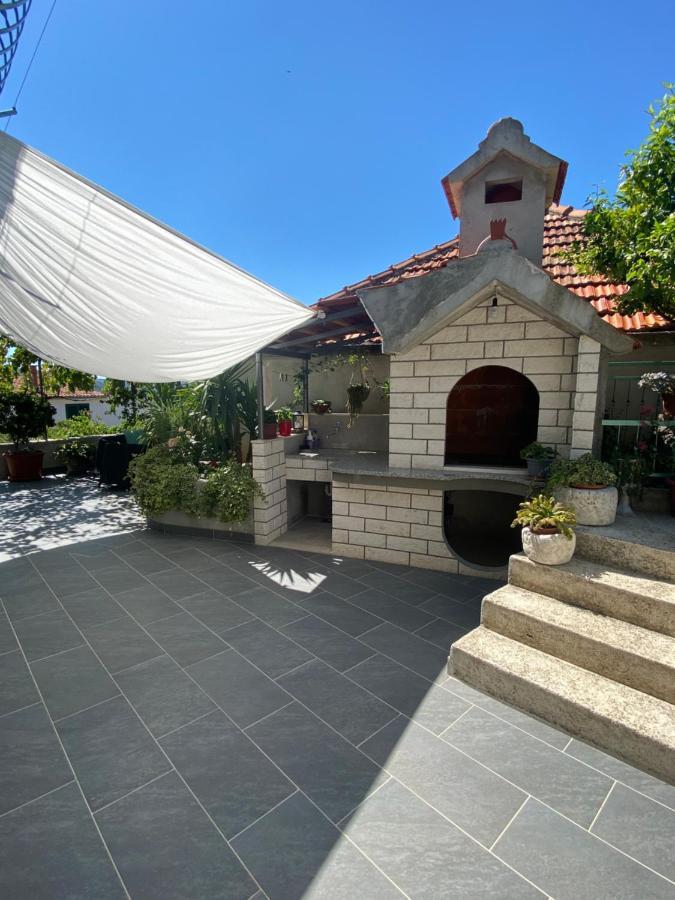 Apartman Petra Gustirna Εξωτερικό φωτογραφία