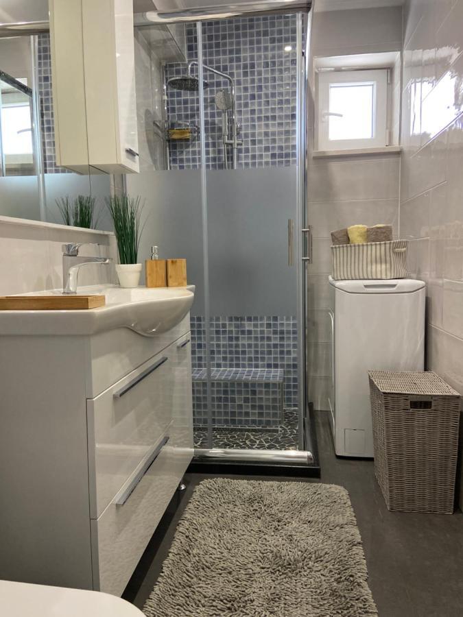Apartman Petra Gustirna Εξωτερικό φωτογραφία
