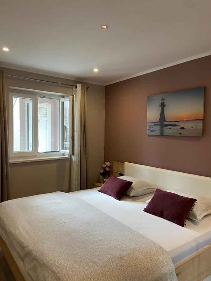Apartman Petra Gustirna Εξωτερικό φωτογραφία